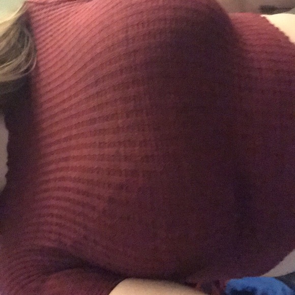 Cute basic red crop top - Picture 2 of 4